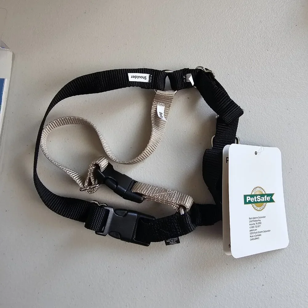 NIB PetSafe Easy Walk No Pull Dog Harness Black/Silver Size Medium 25 to 50 lbs